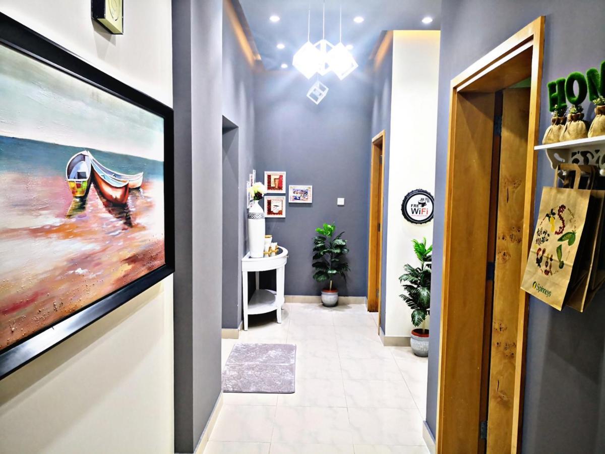 High Residency. Well Furnished & Spacious Apartment Маскат Екстериор снимка